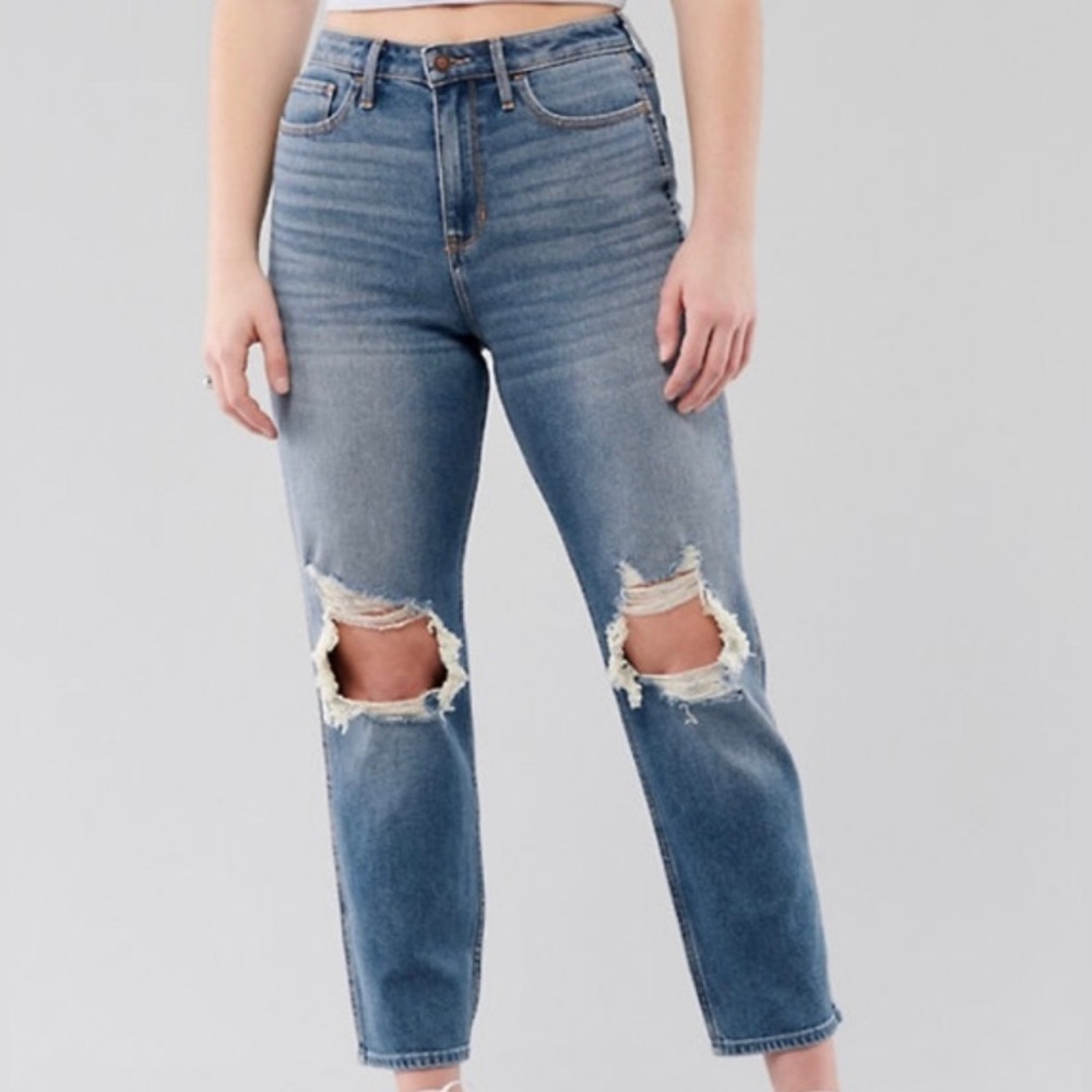 Women’s Hollister Curvy Ultra-High Rise Mom Blue Jeans, size 13 L